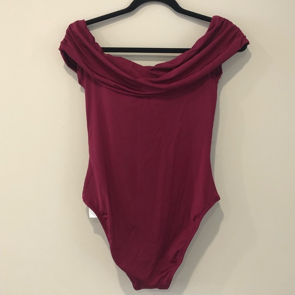 BNWT Trina Turk twist front off shoulder swimsuit - Picture 5 of 8